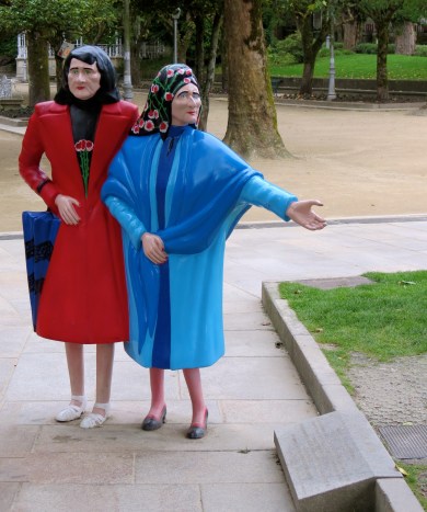 Welcome from Ladies of Spain Street Sculpture, San Sebastian